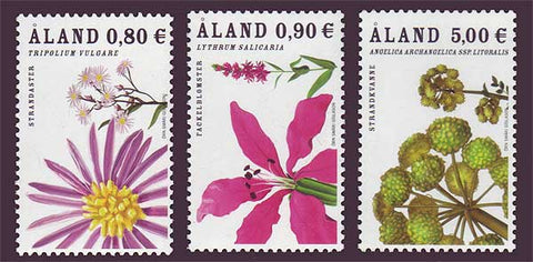 Aland set of 3 stamps showing flowers.