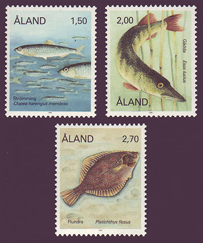 Timbres Aland montrant 3 espèces de poissons.