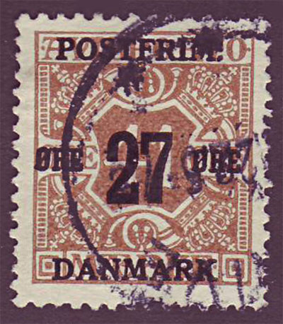 DE01535 Danemark Scott # 153 VF usagé , Surfacturé journal timbre 1918